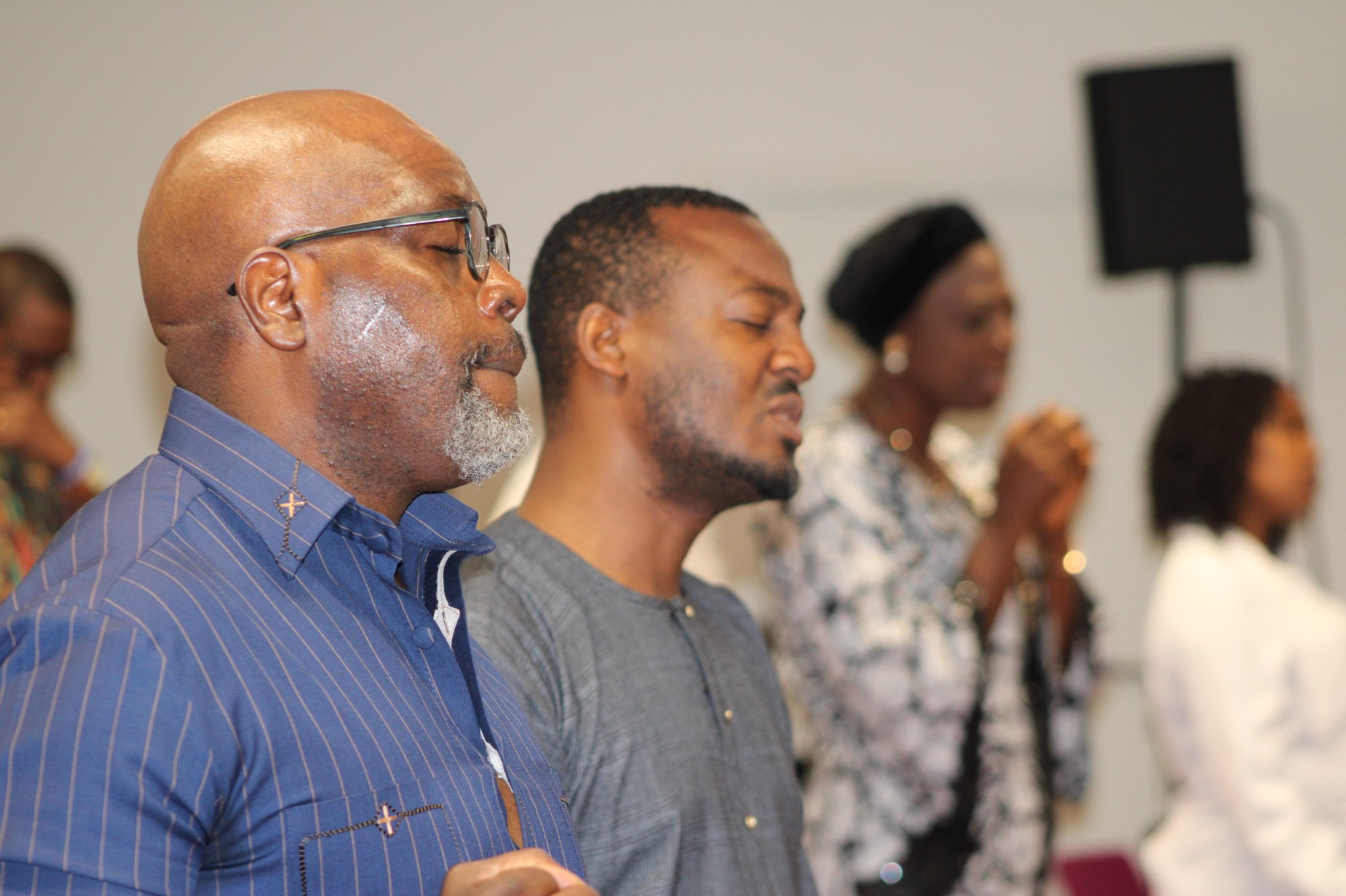 Men worshipping